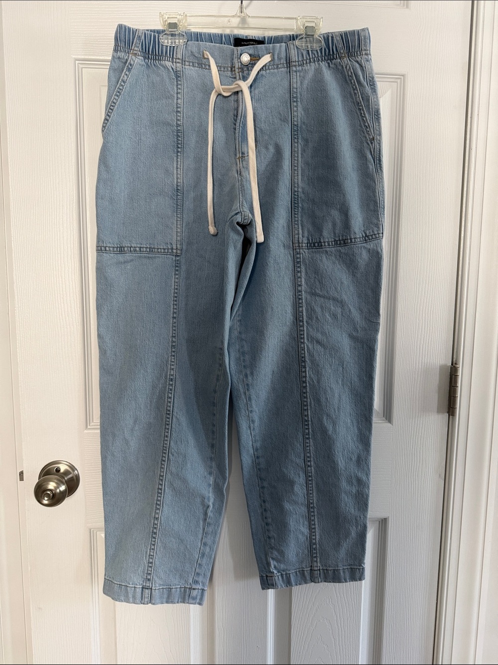 NWOT Banana Republic Tapered Mid-Rise Light Wash Denim